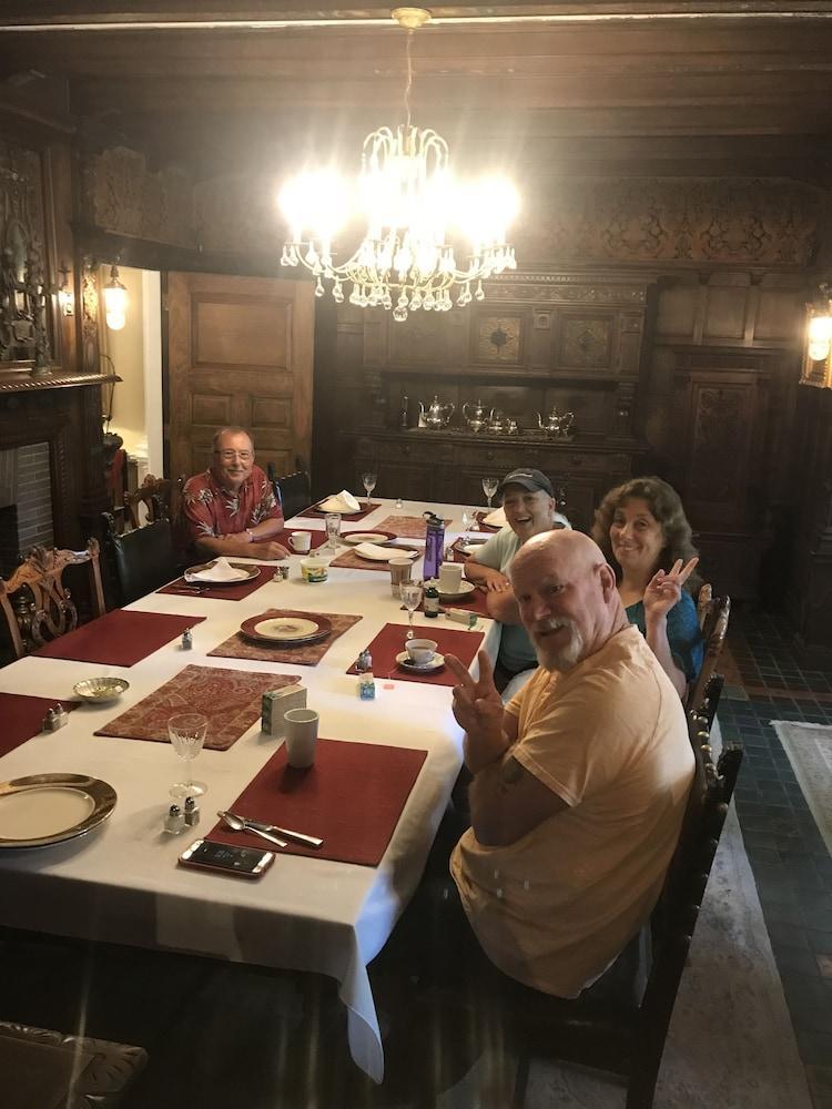 Edgewood Manor Inn Bed And Breakfast Providence Bagian luar foto