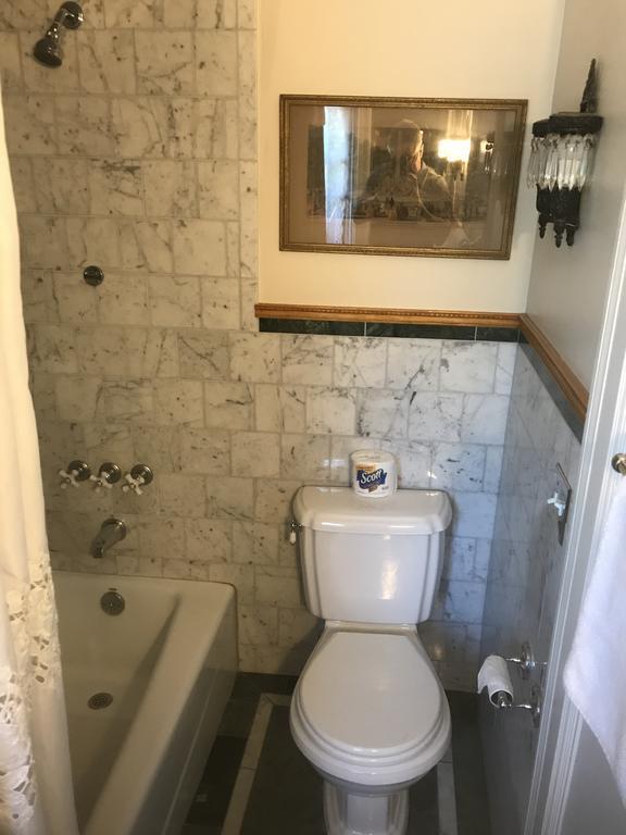 Edgewood Manor Inn Bed And Breakfast Providence Bagian luar foto