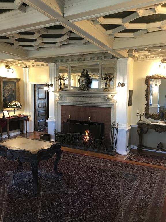 Edgewood Manor Inn Bed And Breakfast Providence Bagian luar foto